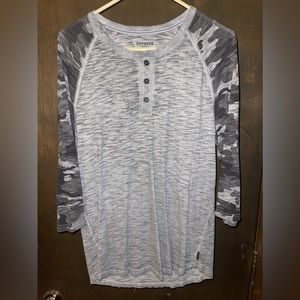 Mens Express 3/4 sleeve shirt size Medium